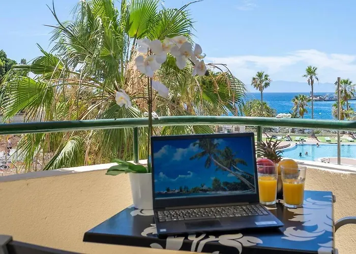 In Front Of The Ocean * Los Cristianos (Tenerife)